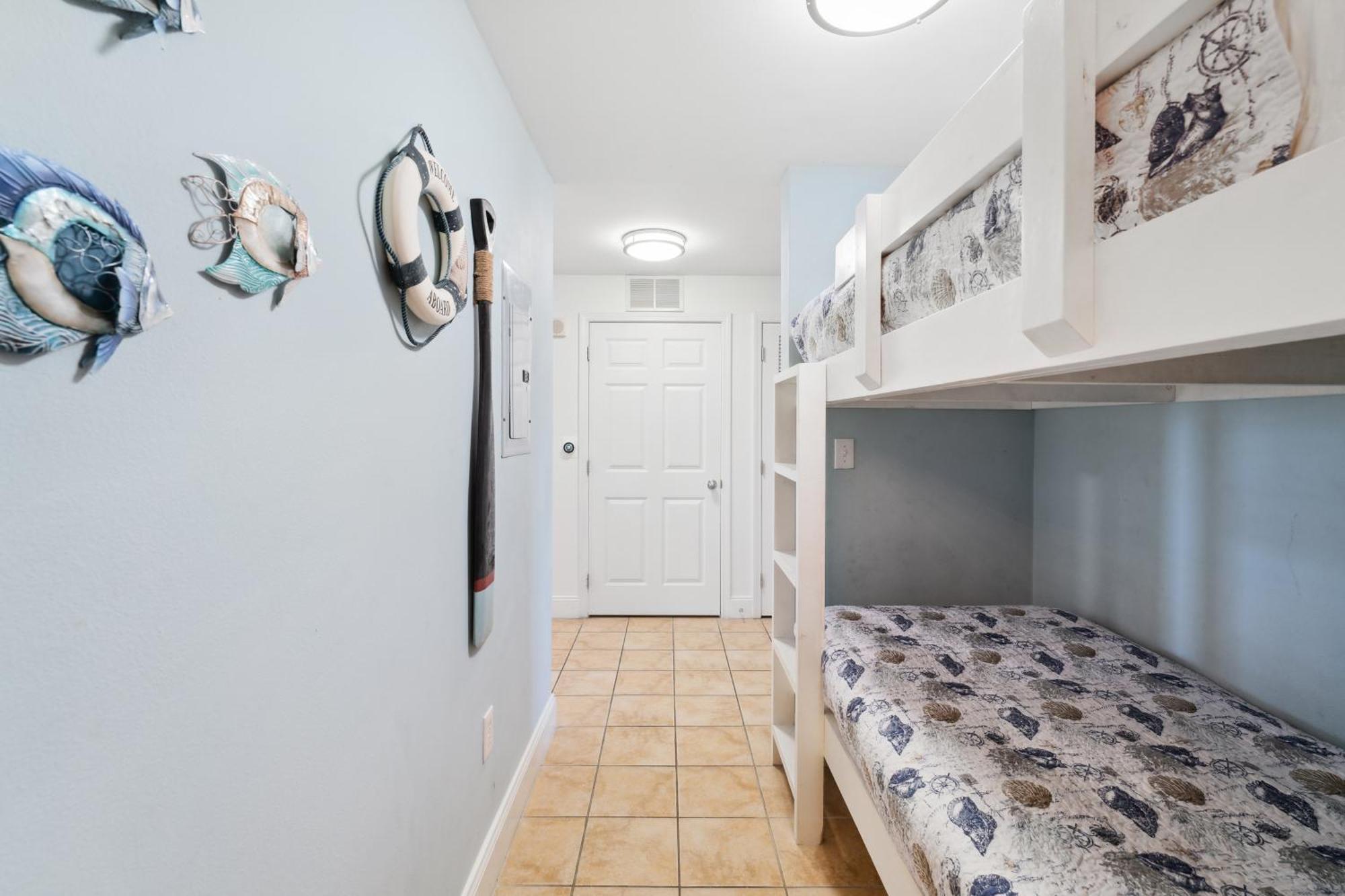 Apartment Remodeled 3bd Bunks! Floor Family Resort! 5 Pools! By Dolce Getaways Pcb *